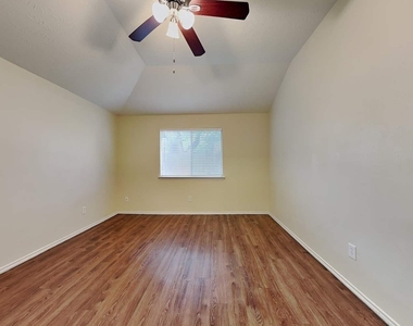 3902 Mattingham Drive - Photo Thumbnail 8
