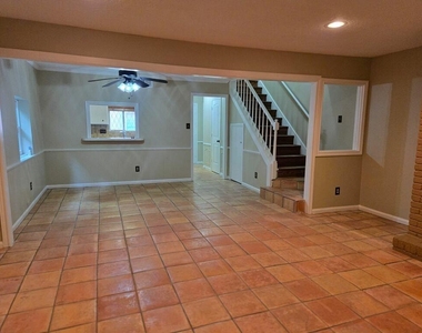 1779 Saxony Lane - Photo Thumbnail 4