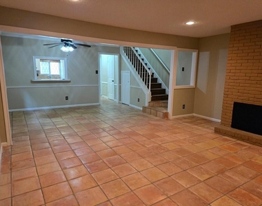 1779 Saxony Lane - Photo Thumbnail 5