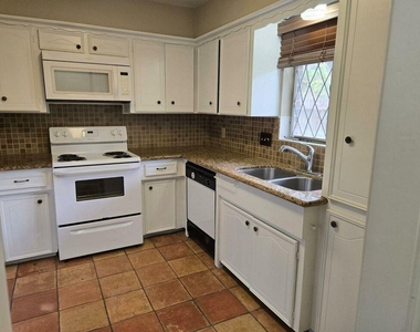 1779 Saxony Lane - Photo Thumbnail 8
