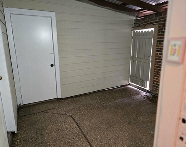 1779 Saxony Lane - Photo Thumbnail 17