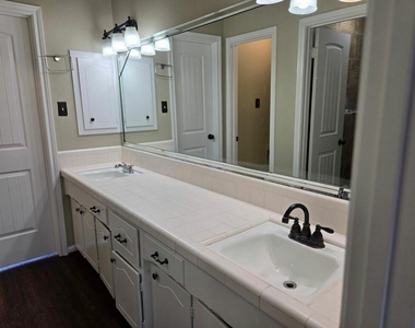 1779 Saxony Lane - Photo Thumbnail 15