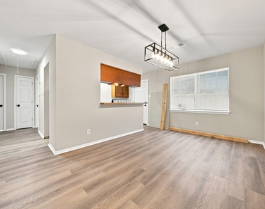 5806 Clarewood Drive - Photo Thumbnail 10