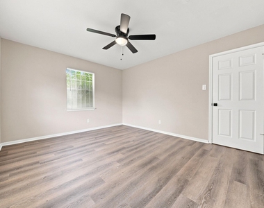 5806 Clarewood Drive - Photo Thumbnail 24