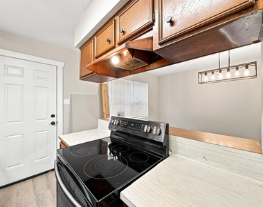 5806 Clarewood Drive - Photo Thumbnail 17