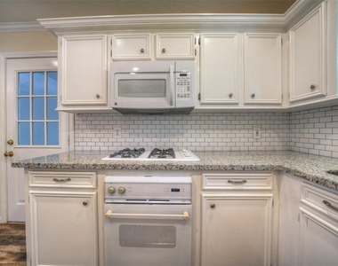 9 Oldstream Court - Photo Thumbnail 6