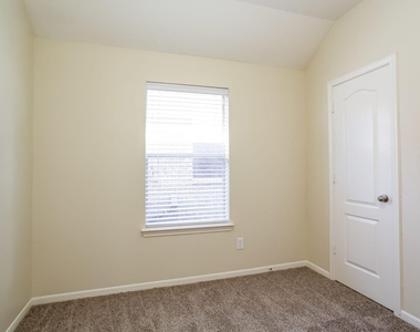 30723 Ginger Trace Drive - Photo Thumbnail 14