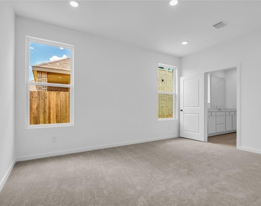 11688 Lazy Oak Creek Dr - Photo Thumbnail 3