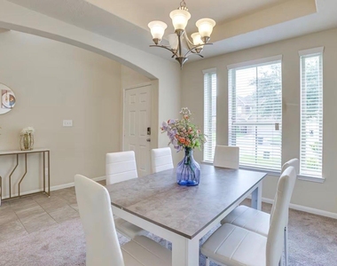 15015 Winter Valley Court - Photo Thumbnail 5