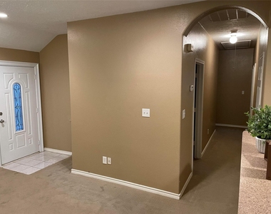 1499 E Dallas Street - Photo Thumbnail 1
