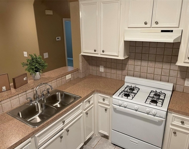 1499 E Dallas Street - Photo Thumbnail 6