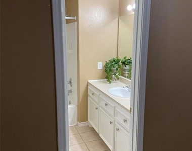 1499 E Dallas Street - Photo Thumbnail 7