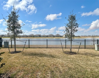 1357 Grass Bend Drive - Photo Thumbnail 2