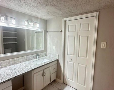 12254 Wild Pine Drive - Photo Thumbnail 11