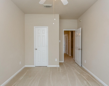 14714 Salamanca Court - Photo Thumbnail 3