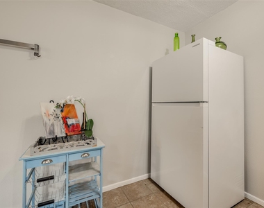 501 W 17th Street - Photo Thumbnail 11
