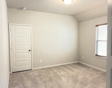 10815 Cassiopeia Creek Cir - Photo Thumbnail 7