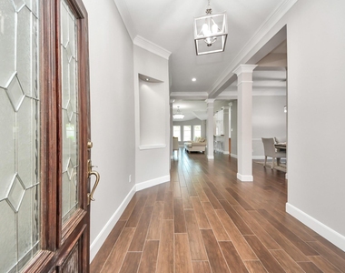 18027 Parkwille Lane - Photo Thumbnail 2