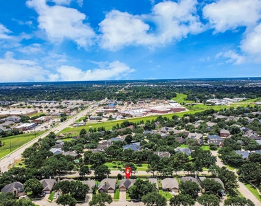18027 Parkwille Lane - Photo Thumbnail 27