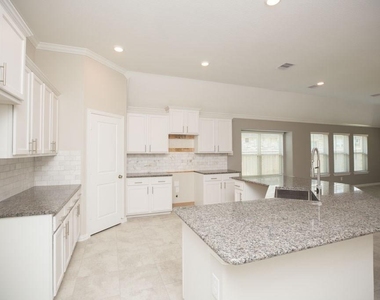 15810 Vanderpool River Drive Drive - Photo Thumbnail 11