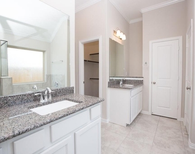 15810 Vanderpool River Drive Drive - Photo Thumbnail 13