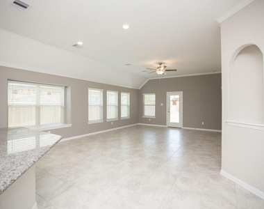 15810 Vanderpool River Drive Drive - Photo Thumbnail 8