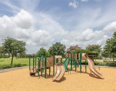 15810 Vanderpool River Drive Drive - Photo Thumbnail 19