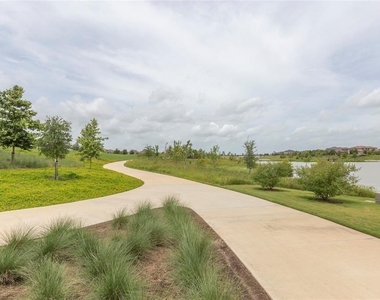 15810 Vanderpool River Drive Drive - Photo Thumbnail 24