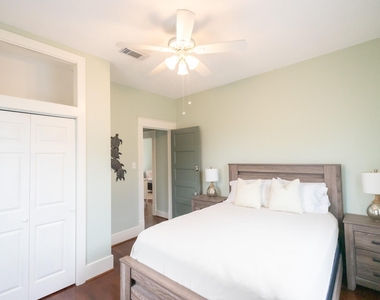 2124 35th Street - Photo Thumbnail 12