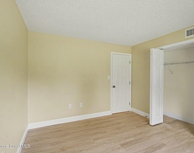 2294 Fox Hollow Drive - Photo Thumbnail 9