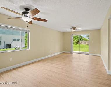 2294 Fox Hollow Drive - Photo Thumbnail 4