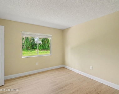 2294 Fox Hollow Drive - Photo Thumbnail 7