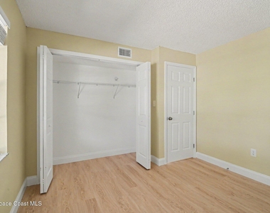 2294 Fox Hollow Drive - Photo Thumbnail 13