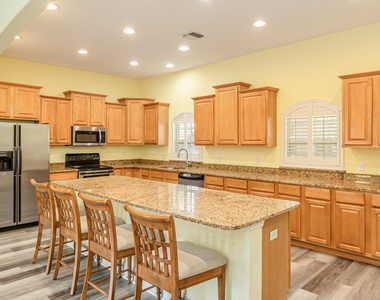315 Enola Place - Photo Thumbnail 12