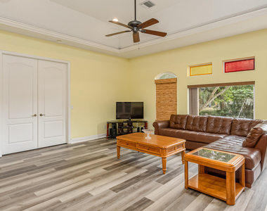 315 Enola Place - Photo Thumbnail 6