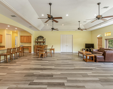 315 Enola Place - Photo Thumbnail 9
