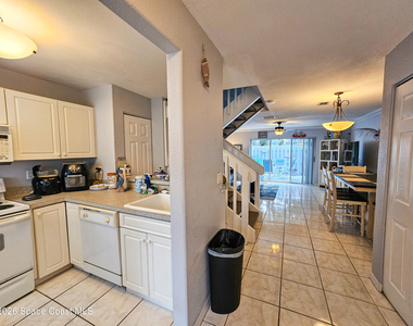 342 Seaport Boulevard - Photo Thumbnail 1