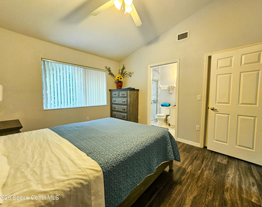 342 Seaport Boulevard - Photo Thumbnail 11