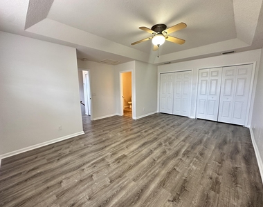 910 Luminary Circle - Photo Thumbnail 19