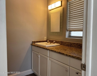 205 Melbourne Avenue - Photo Thumbnail 9