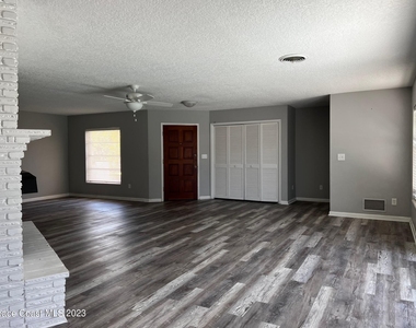 205 Melbourne Avenue - Photo Thumbnail 7