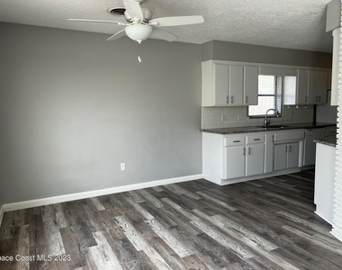 205 Melbourne Avenue - Photo Thumbnail 3