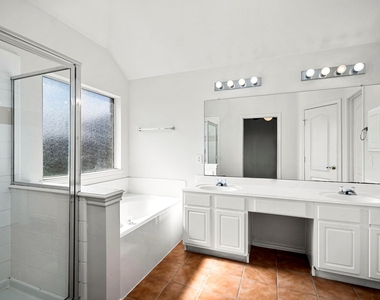 9907 Brandywood Circle - Photo Thumbnail 15