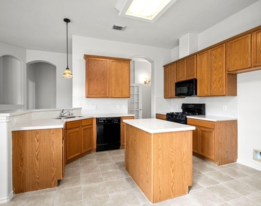 9907 Brandywood Circle - Photo Thumbnail 7