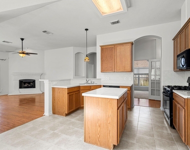 9907 Brandywood Circle - Photo Thumbnail 8