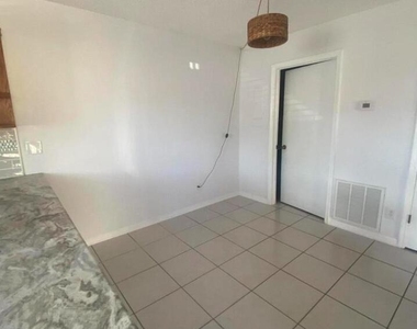 4132 Bond Avenue - Photo Thumbnail 8