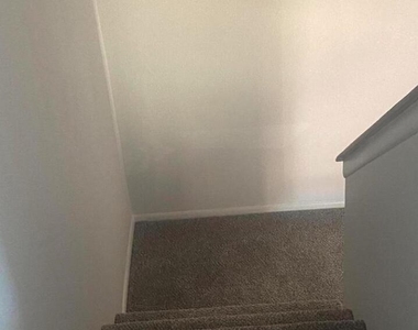 4132 Bond Avenue - Photo Thumbnail 18