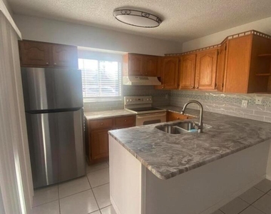 4132 Bond Avenue - Photo Thumbnail 7