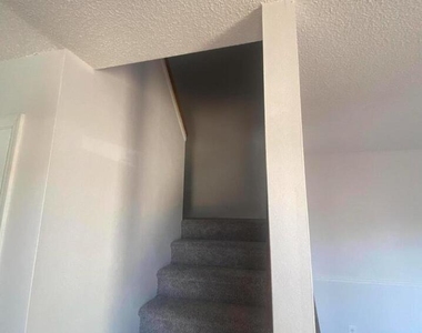 4132 Bond Avenue - Photo Thumbnail 10