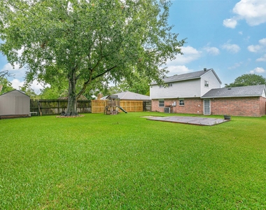 207 Woodvale Drive - Photo Thumbnail 30